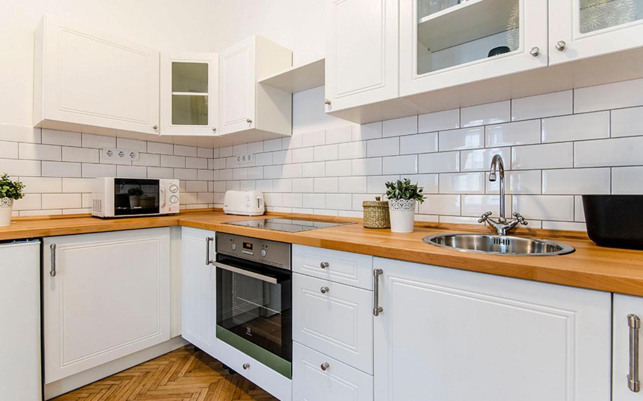 Cozy 2 Bedroom Apartment In Terez Boulevard. بودابست المظهر الخارجي الصورة