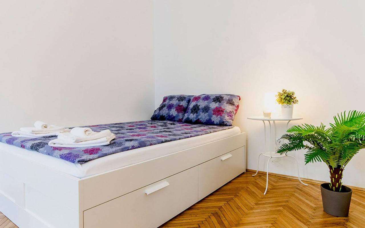 Cozy 2 Bedroom Apartment In Terez Boulevard. بودابست المظهر الخارجي الصورة